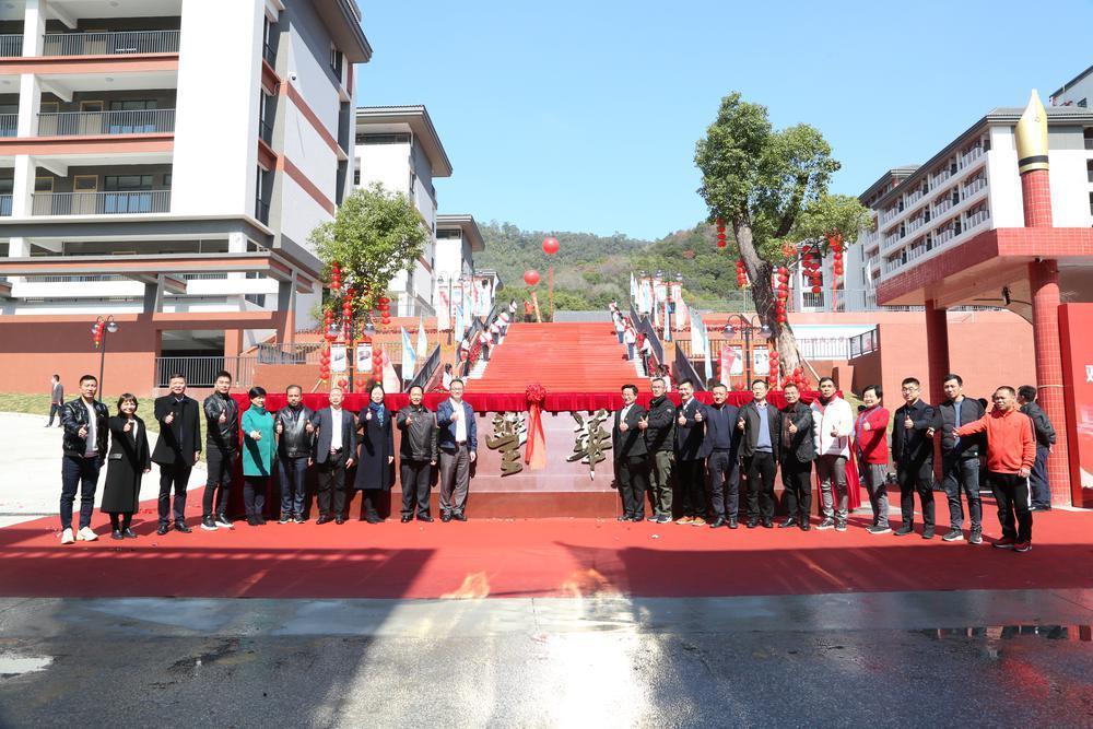 2025港澳今期资料,探索未来，港澳地区发展蓝图下的深度资料解析（2025展望）