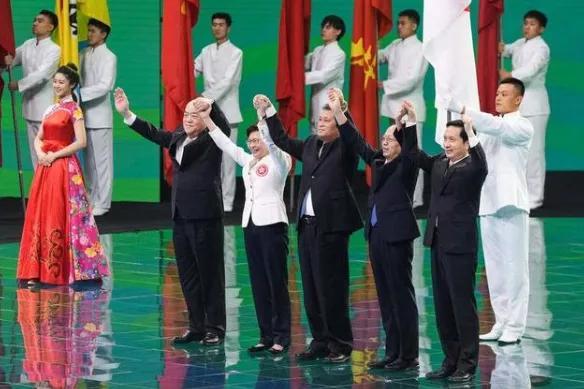 2025年澳门天天六开彩正版澳门,澳门天天六开彩正版的发展与未来展望（2025年）